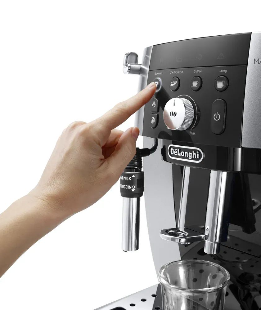 DeLonghi Magnifica S ECAM 250.23, ракурс 3