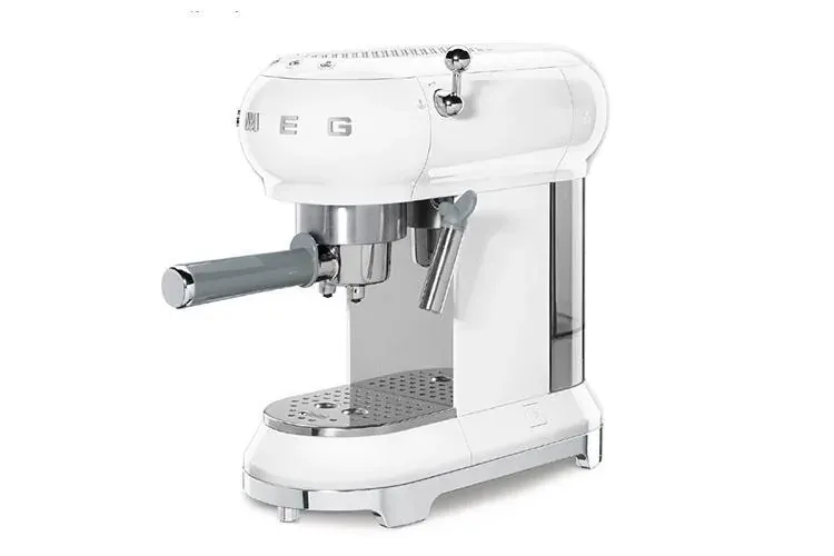 Smeg ECF01PBEU голубой, ракурс 2